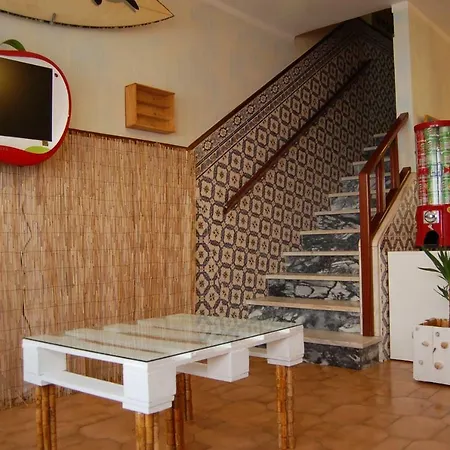 Swordfish Eco-house Дом отдыха Пениши